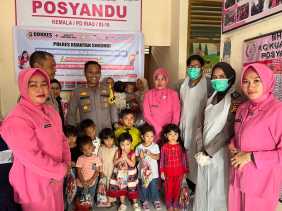 Bhayangkari Polres Kuansing Gelar Vaksinasi Polio di Posyandu Kemala