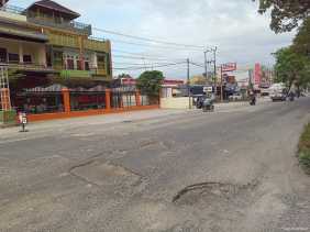 Pemprov Riau Bantu Anggaran Perbaikan Jalan Parit Indah Pekanbaru