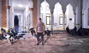 Bikin Salat Nyaman dan Aman, Polsek TPTM Patroli di Masjid Besar Syekh Zainuddin Rohil