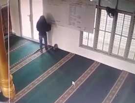 Pencurian Kotak Infaq di Masjid AL-Mukminin Pekanbaru Terekam CCTV