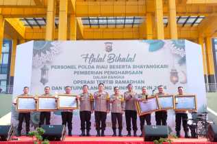 Operasi Berjalan Sukses, Kapolda Riau Berikan Penghargaan ke 6 Polres