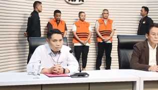 Pemeriksaan Terus Berlanjut, Kali Ini Pejabat Pemprov Riau dan Ajudan