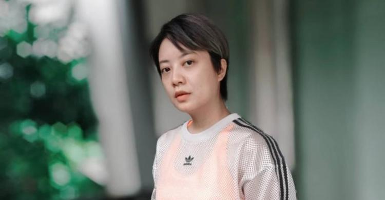 Leony, Mantap Ogah Nikah