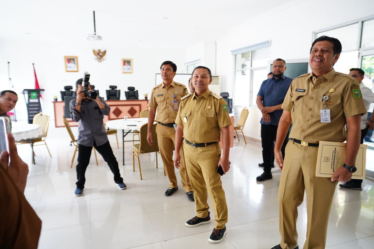 Gubri Abdul Wahid dan Wagubri SF Hariyanto Kunjungi BKD Riau, Ini Pembahasannya