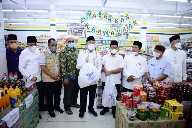 Gubri Syamsuar Tinjau Pelaksanaan Pasar Murah di Kabupaten Pelalawan