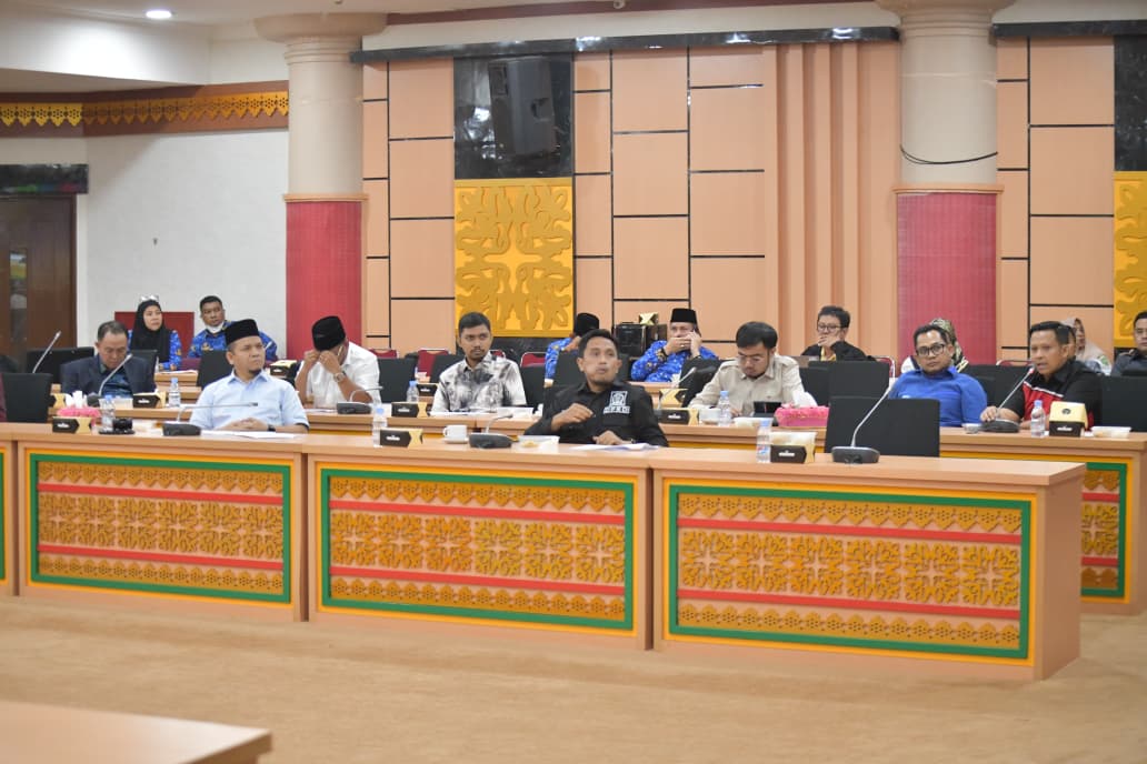 Banggar DPRD Riau Rapat dengan TAPD Bahas KUA-PPAS 2026