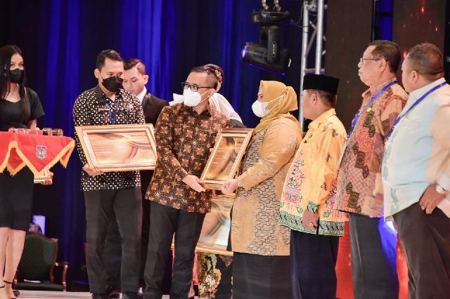 Dibawah Kepemimpinan Kasmarni-Bagus, Pemkab Bengkalis Raih Penghargaan PAD Tertinggi Kedua se-Indonesia 