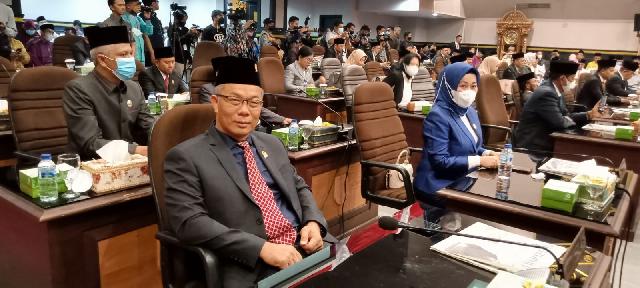 DPRD Gelar Paripurna Pengucapan Sumpah dan Janji Muhammad Sabarudi Sebagai Ketua DPRD Pekanbaru