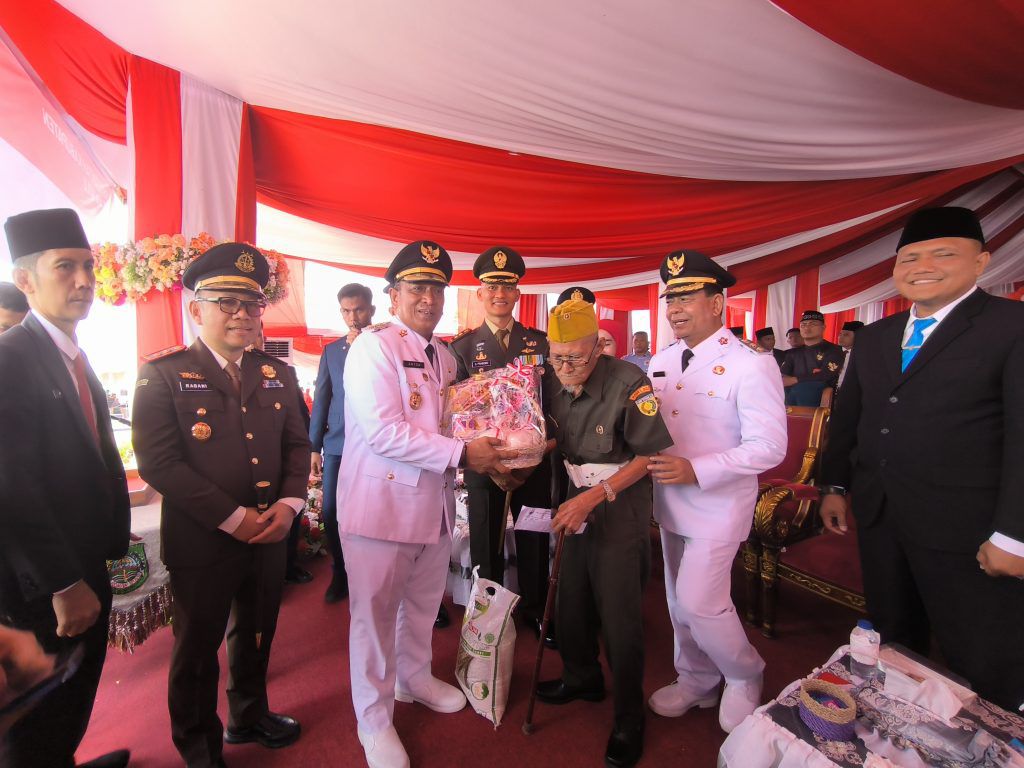 HUT ke-80 RI di Rokan Hulu Berlangsung Meriah, Bupati Anton: Penghormatan untuk Pejuang dan Generasi Muda