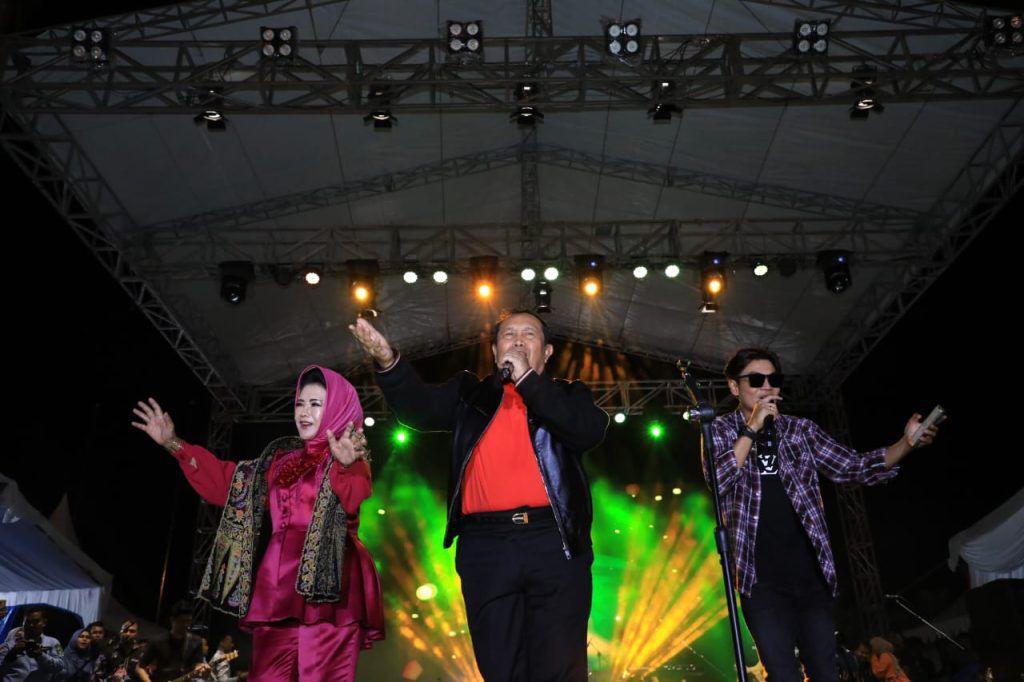 Puncak Perayaan HUT Kabupaten Rokan Hulu ke-25 Meriah Meski Diguyur Hujan