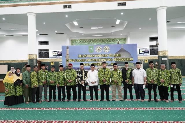 Pengurus PW Dewan Masjid Indonesia Provinsi Riau Dilantik, Ini Harapan Gubri